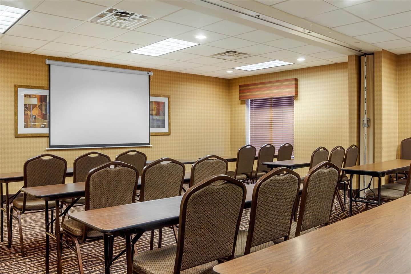 Sleep Inn & Suites Milwaukee Airport