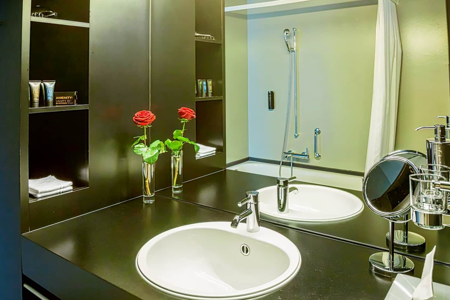 Dasbreitehotel am Rhein