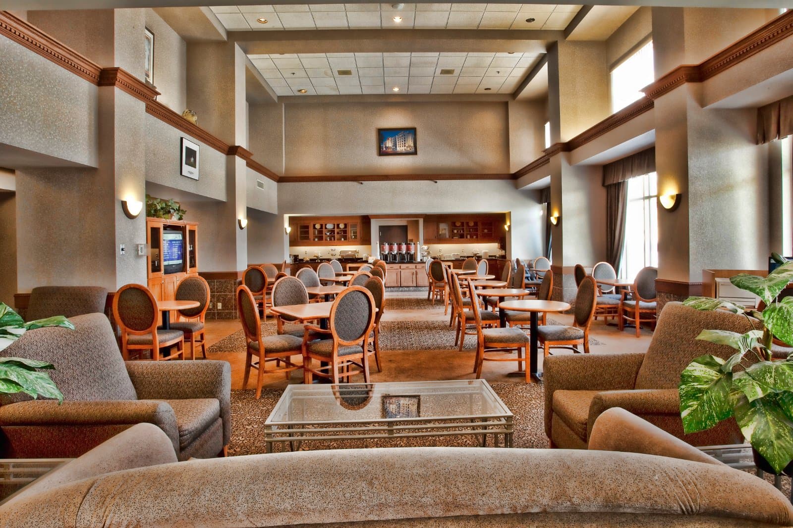 Humphry Inn & Suites