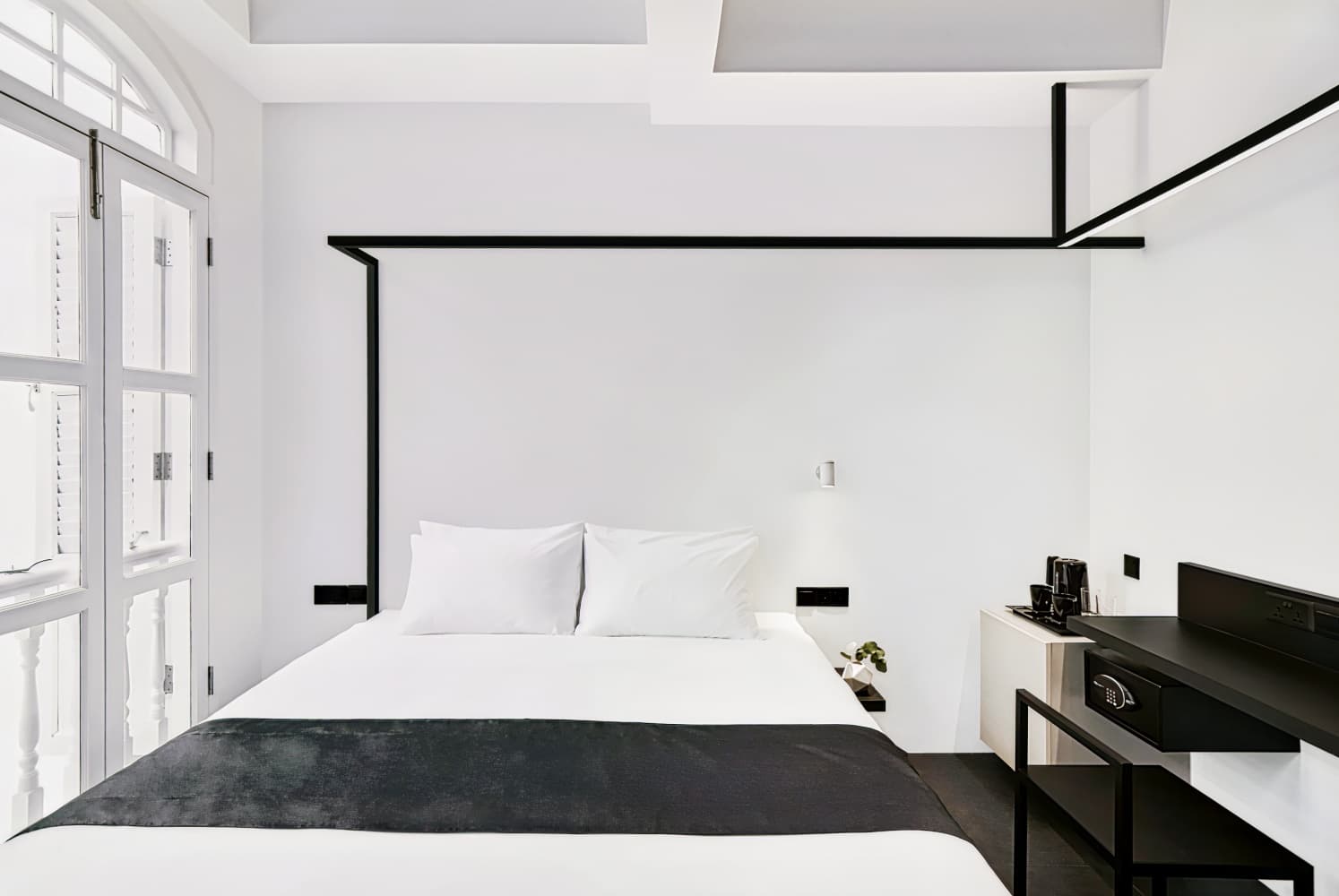 Hotel Mono (SG Clean)