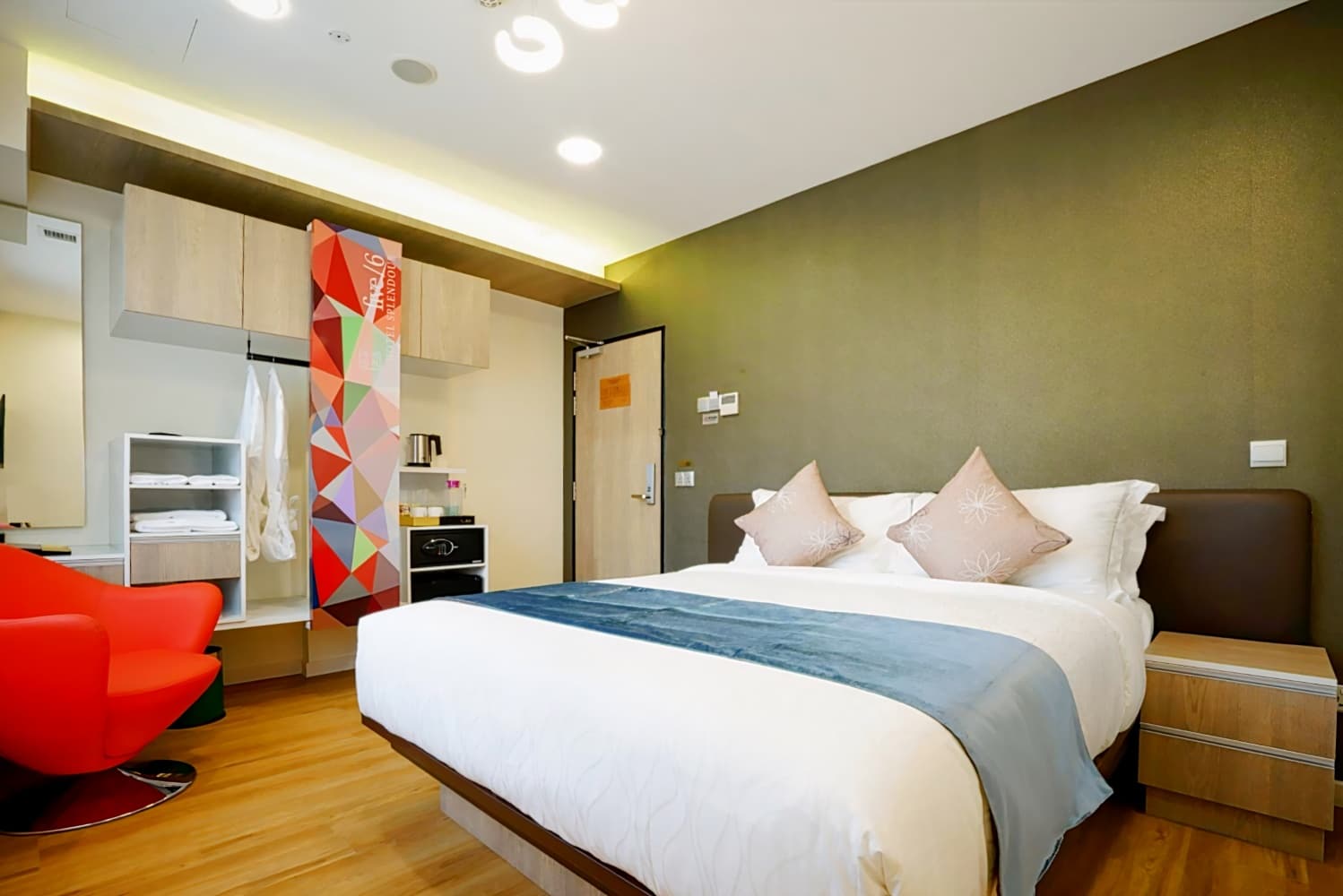 five/6 Hotel Splendour