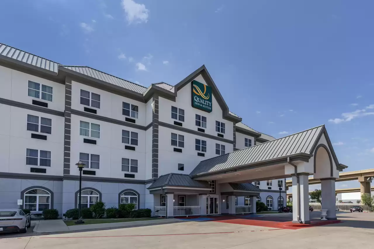 Quality Inn & Suites I-35 E/Walnut Hill