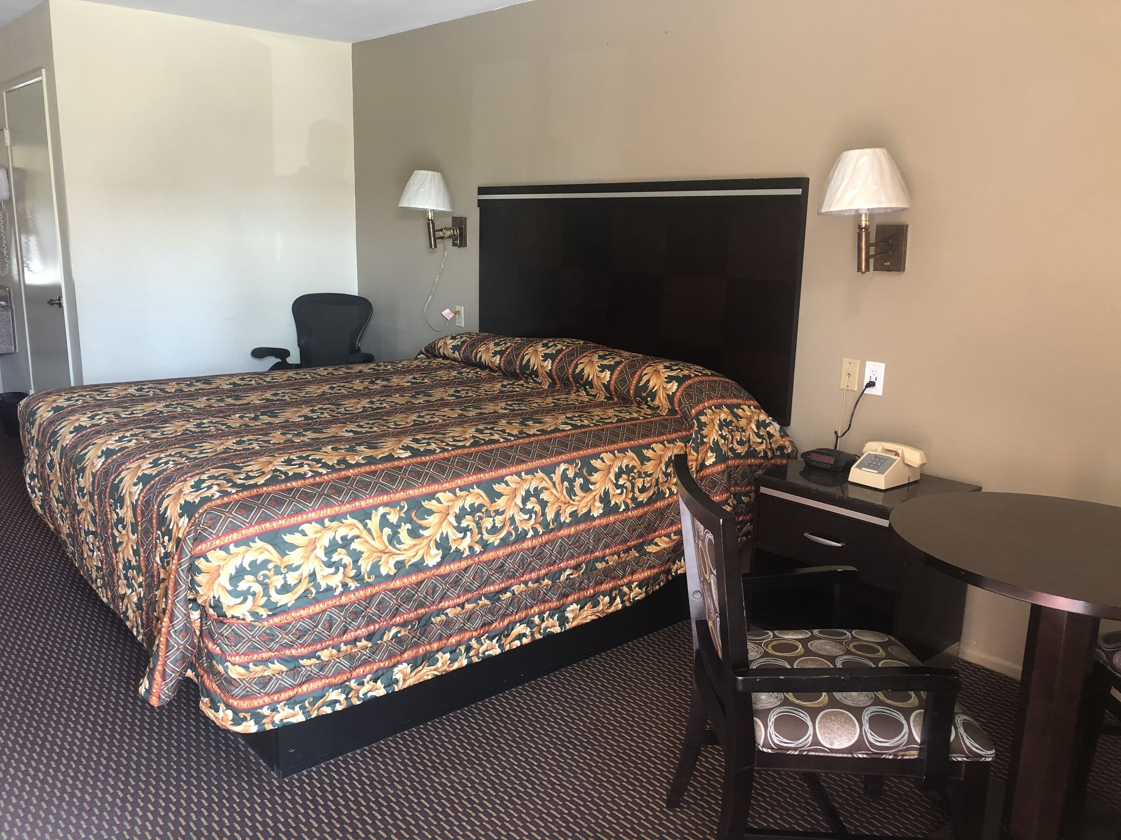 Economy Inn - Ontario