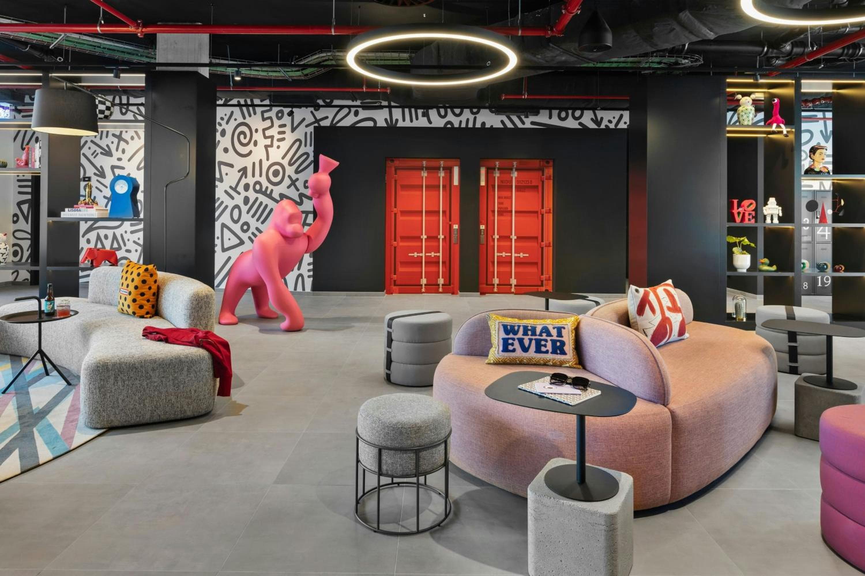 Moxy Alfragide Lisboa