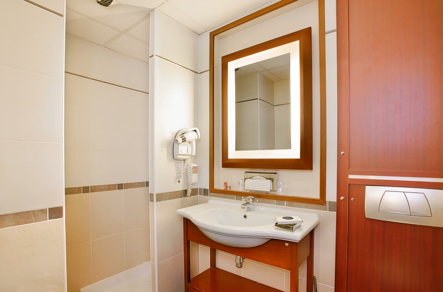 Kyriad Limoges Centre Gare - Atrium