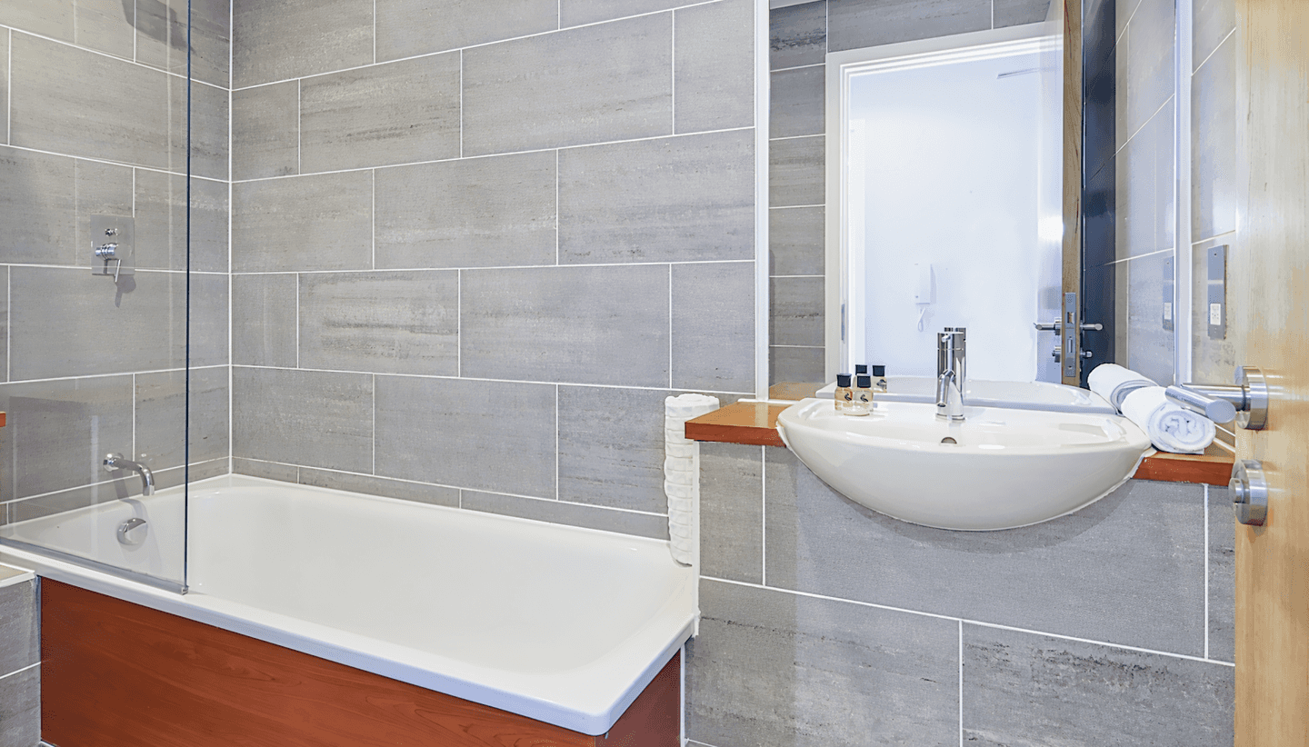 HQ Aparthotel Farnborough