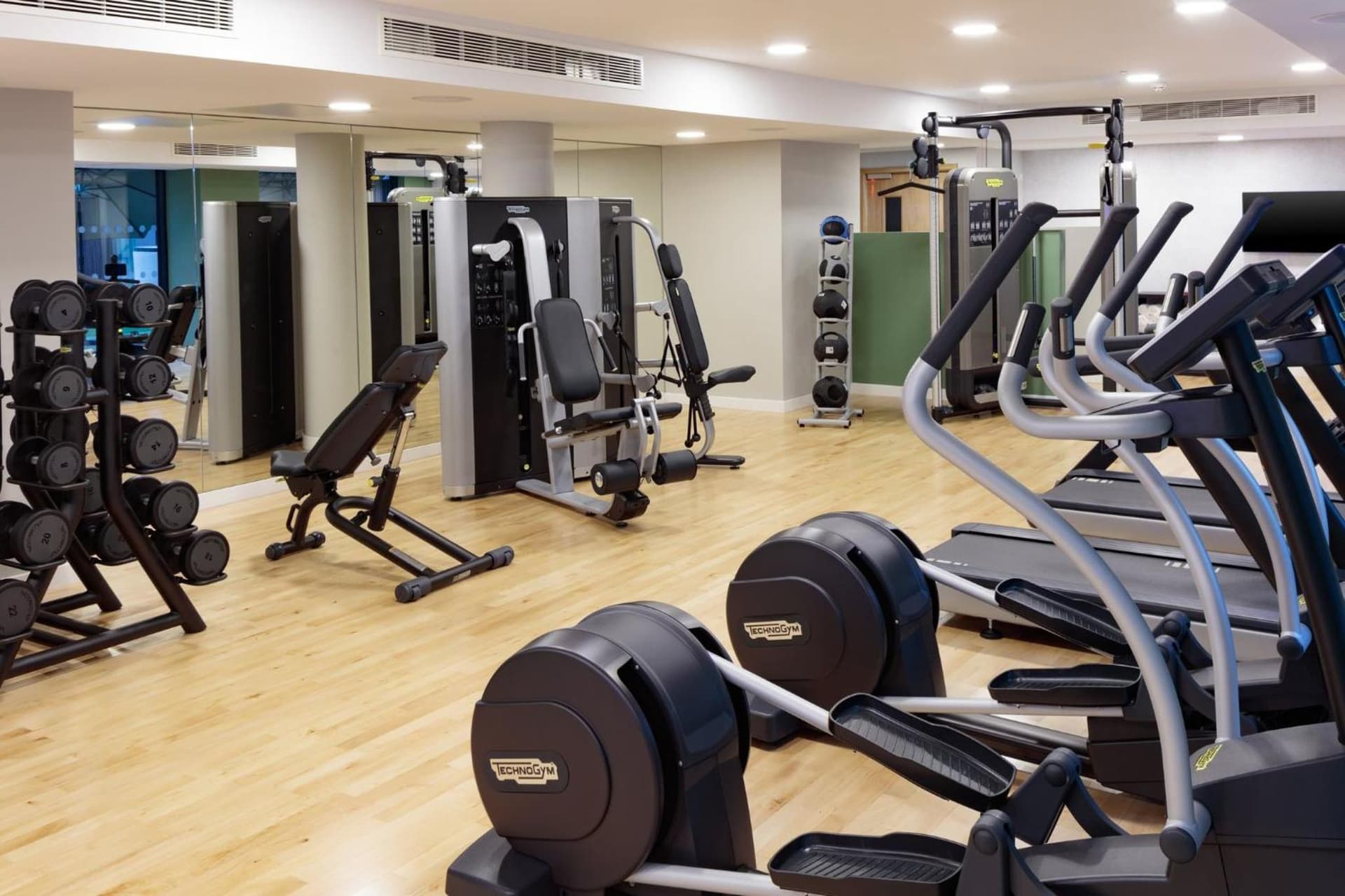 Holiday Inn London Heathrow - Bath Road by IHG