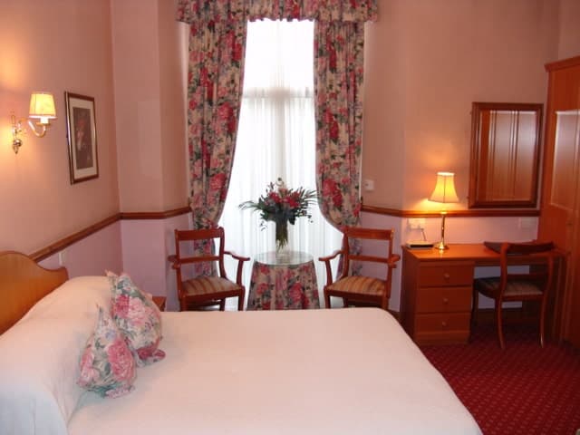 London Elizabeth Hotel