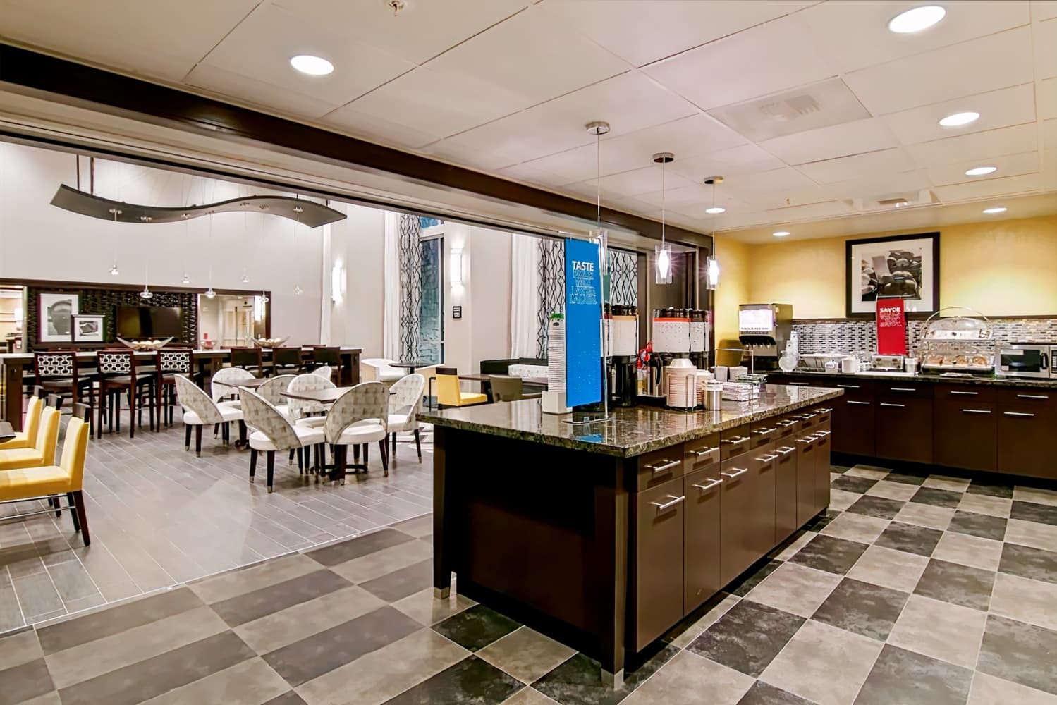 Hampton Inn & Suites by Hilton Bellevue Downtown