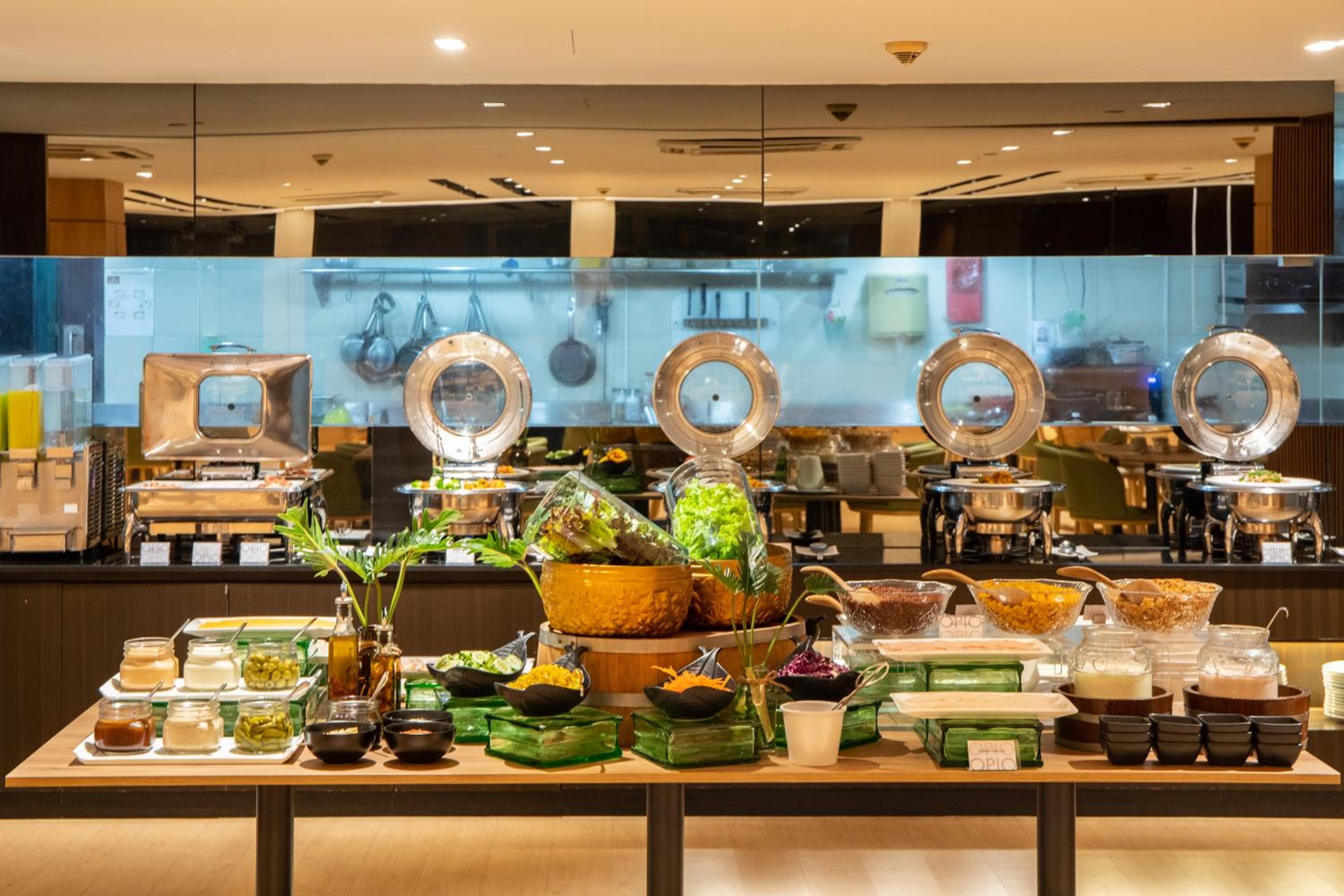 Golden Tulip Mandison Suites