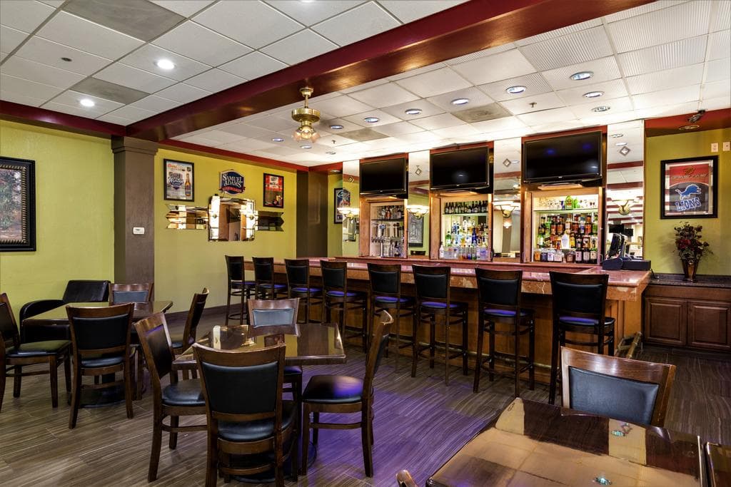 Clarion Hotel Detroit Metro Airport