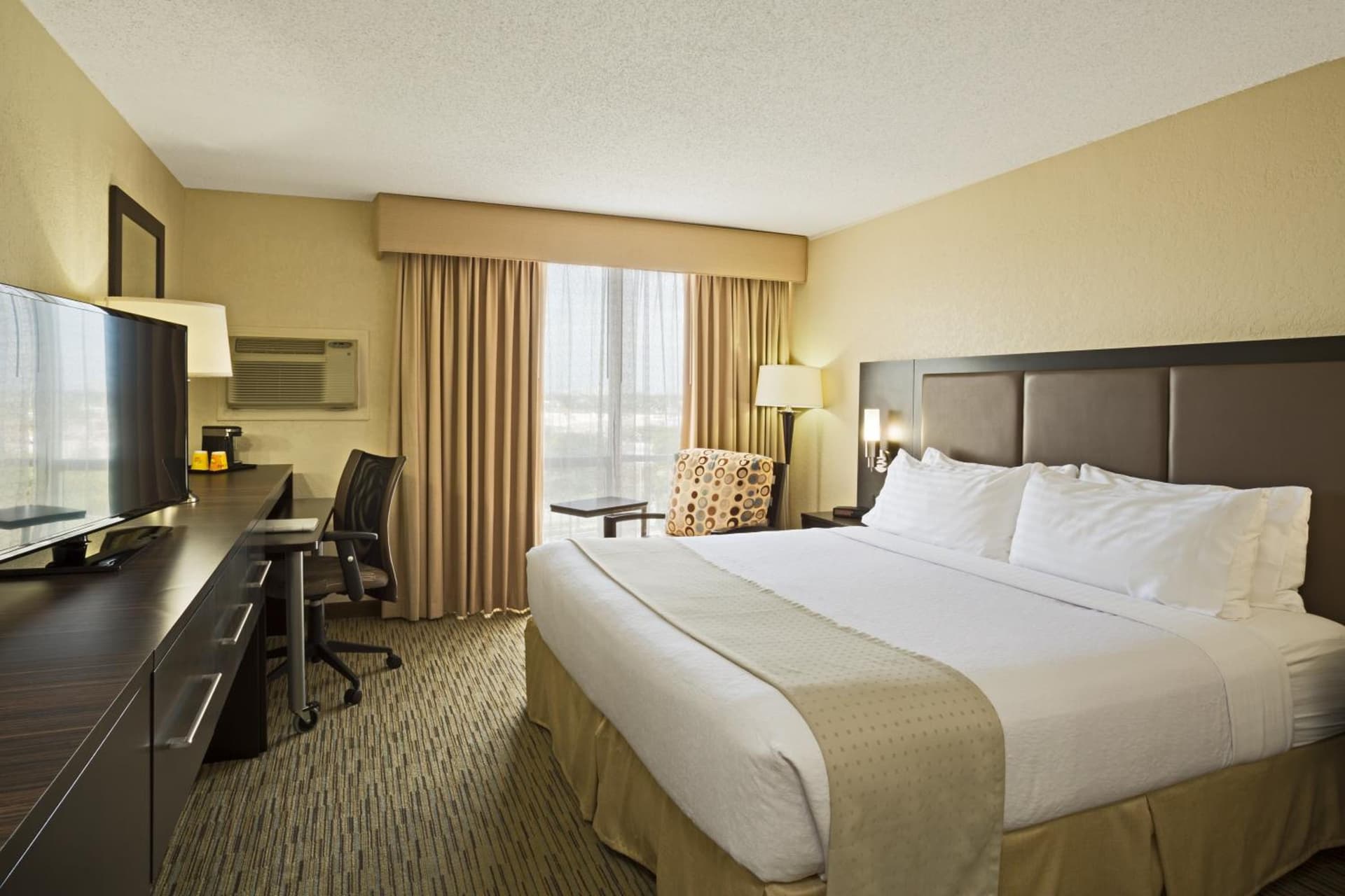 Holiday Inn Miami International Airport, an IHG Hotel