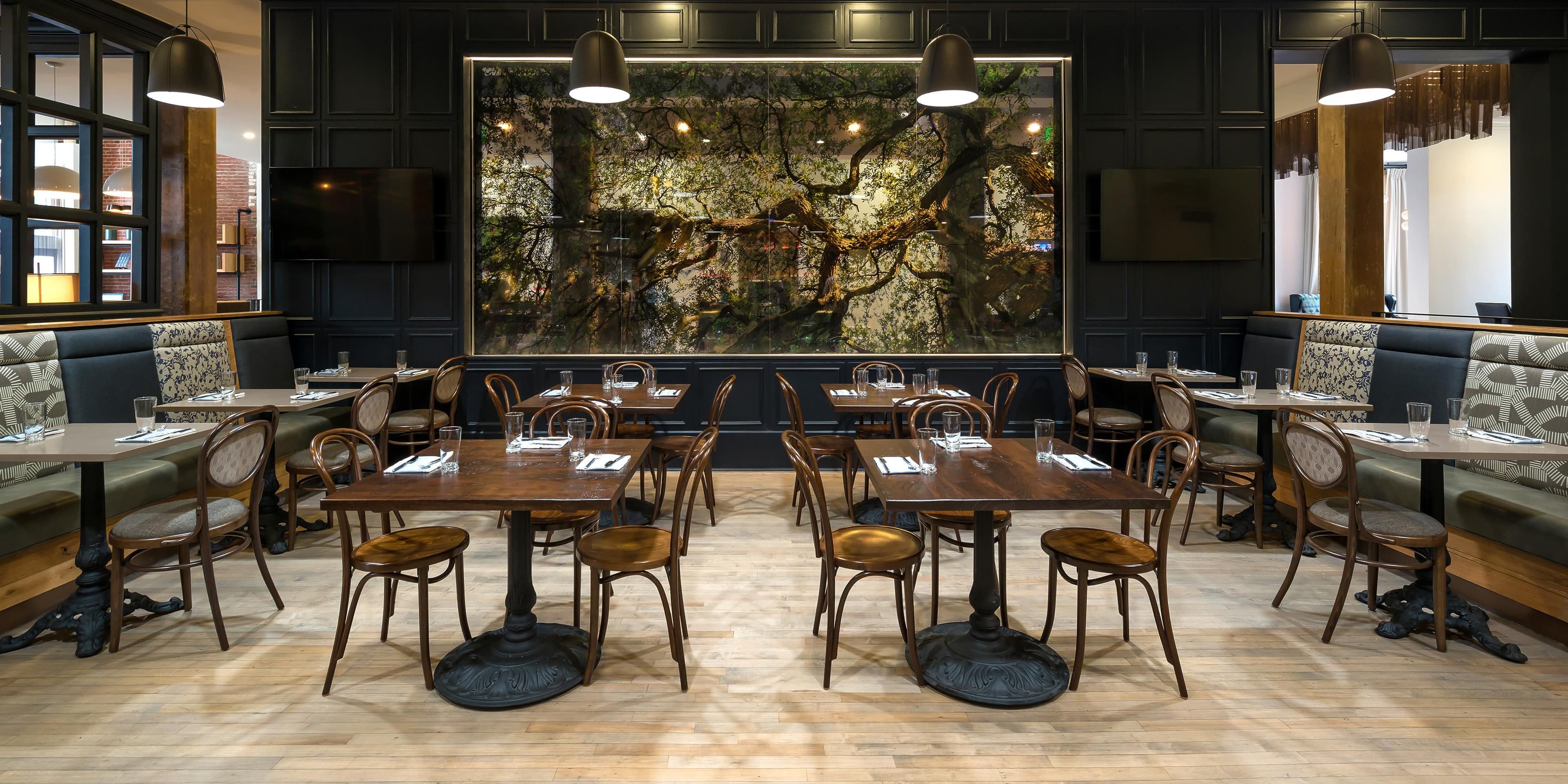 Hotel Indigo Savannah Historic District, an IHG Hotel