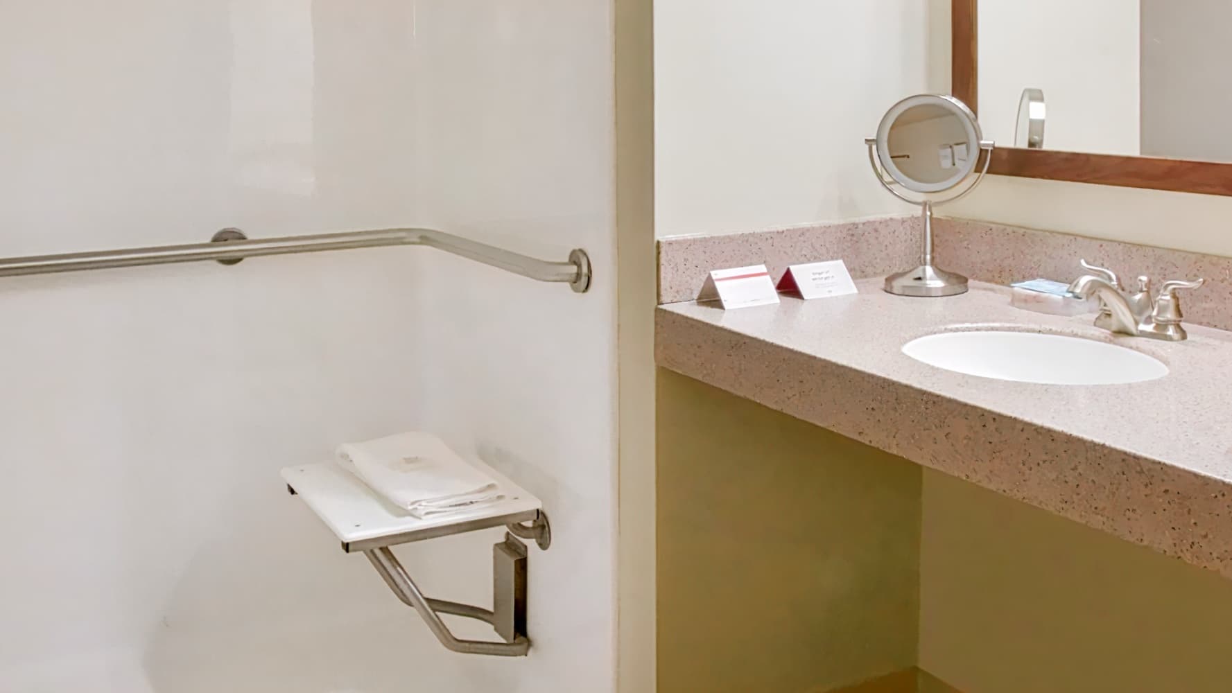 Crowne Plaza Cleveland Airport