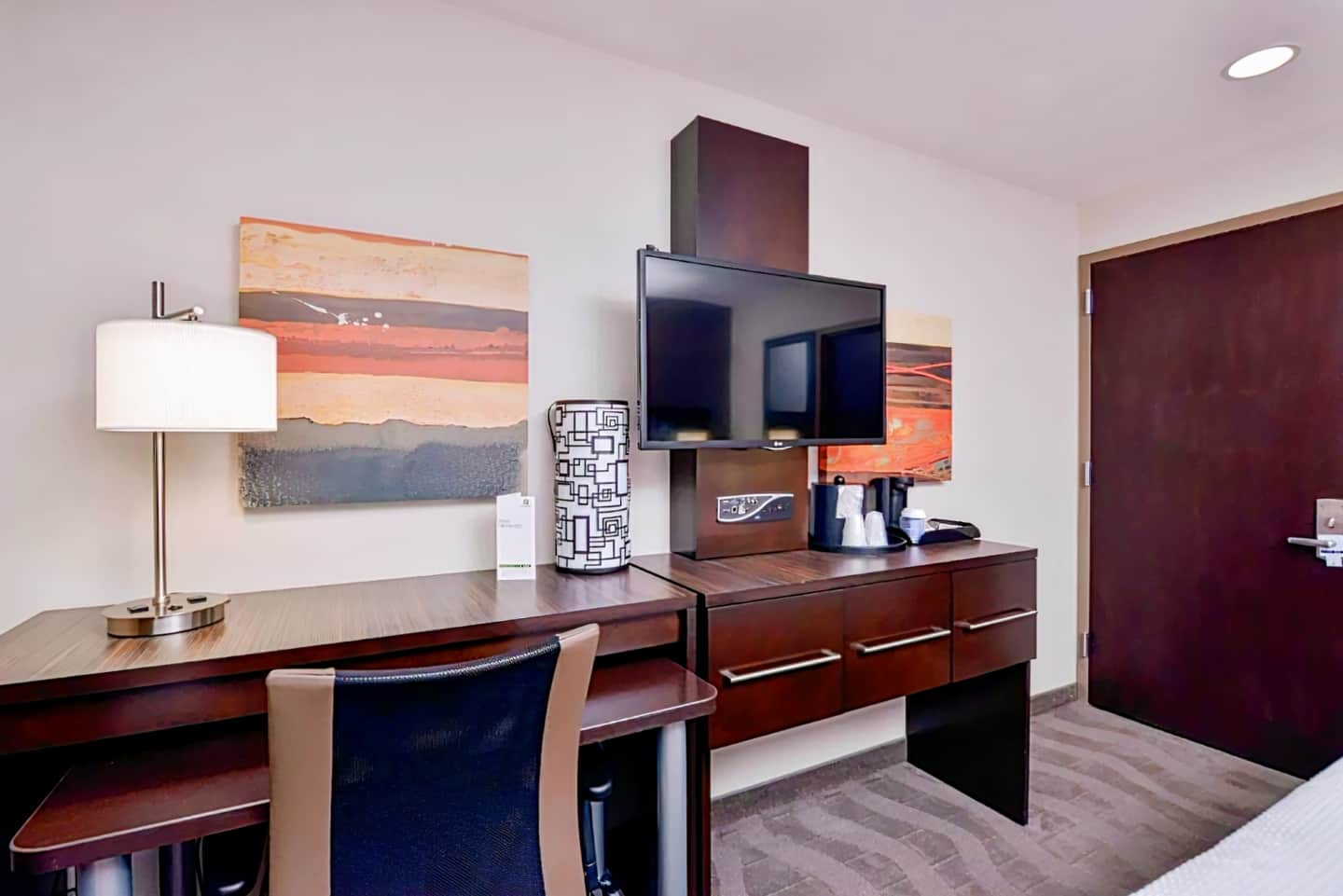 Holiday Inn New York JFK Airport Area