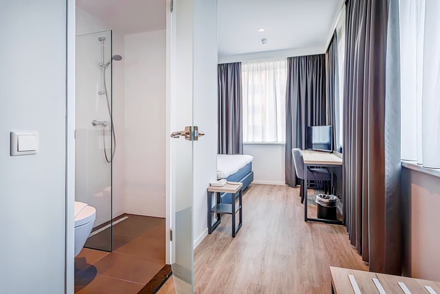 Joy hotel
