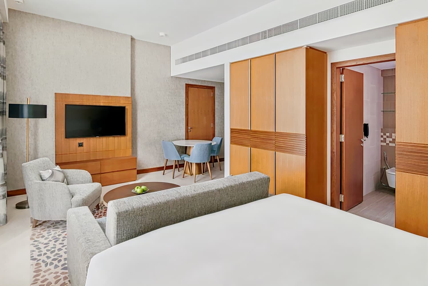 Staybridge Suites Dubai Al-Maktoum Airport