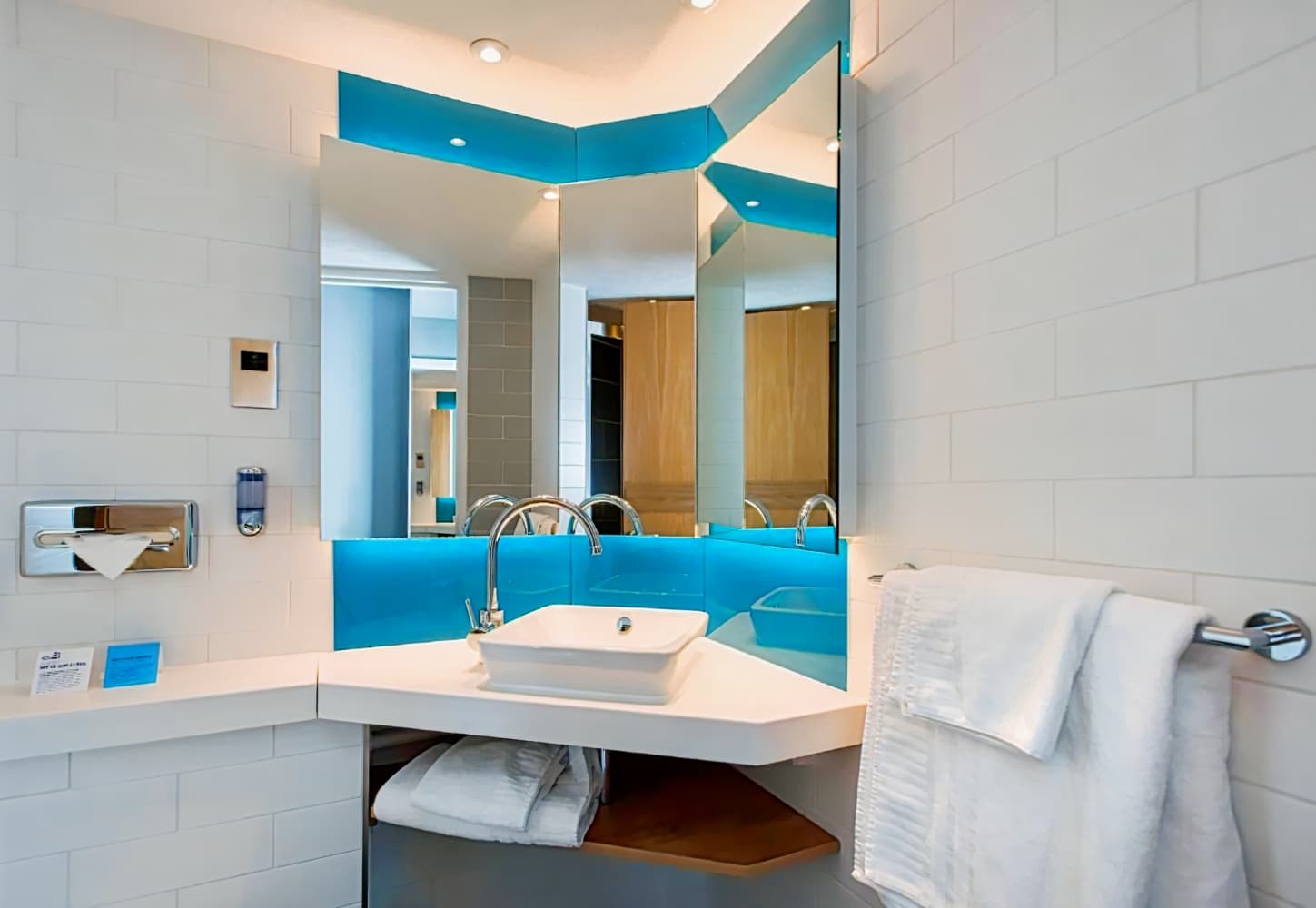 Holiday Inn Express Cardiff Bay