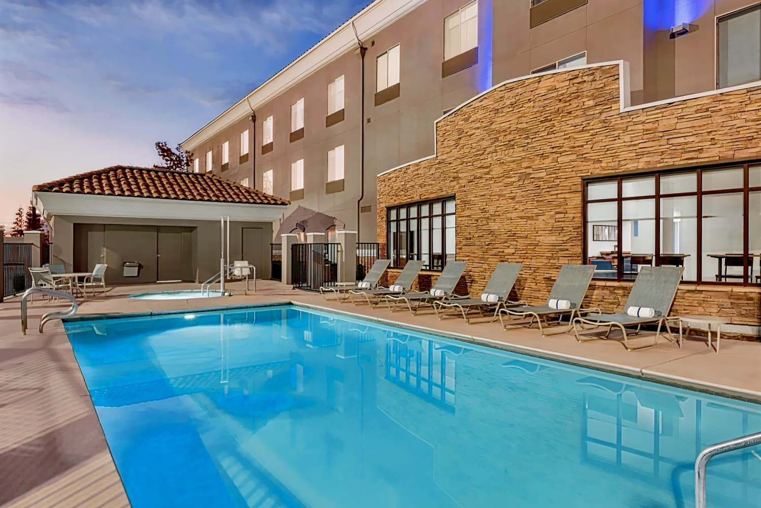 Holiday Inn Express Hotel & Suites Merced