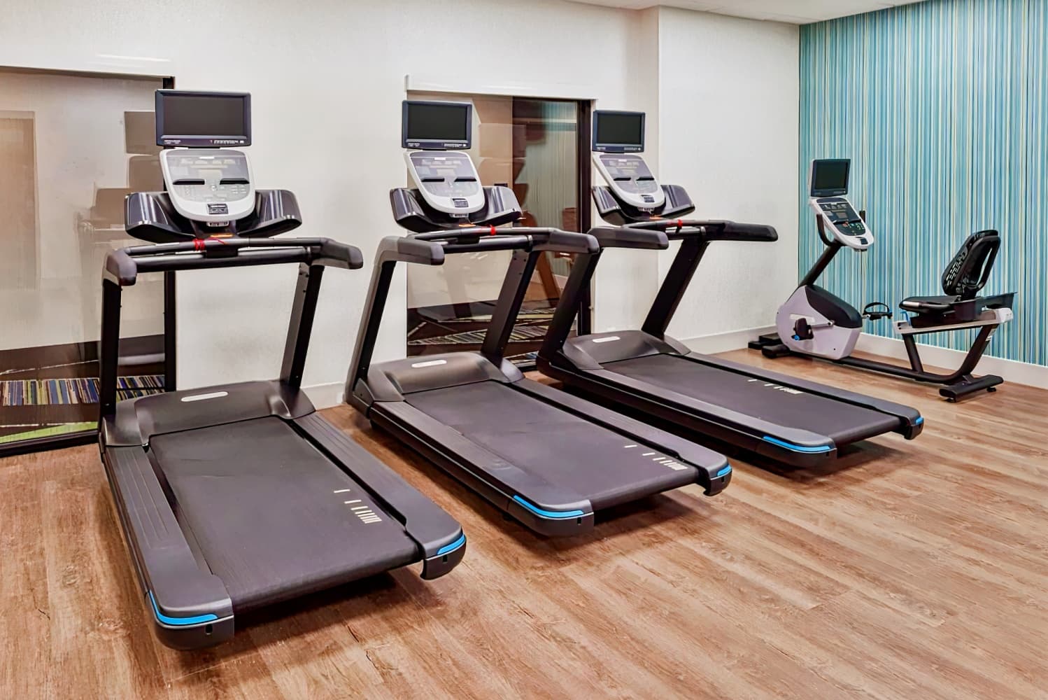 Holiday Inn Express & Suites - Fayetteville