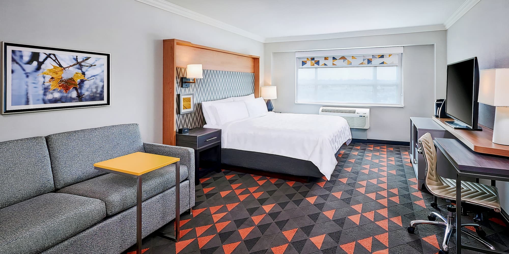 Holiday Inn & Suites Oakville at Bronte, an IHG Hotel