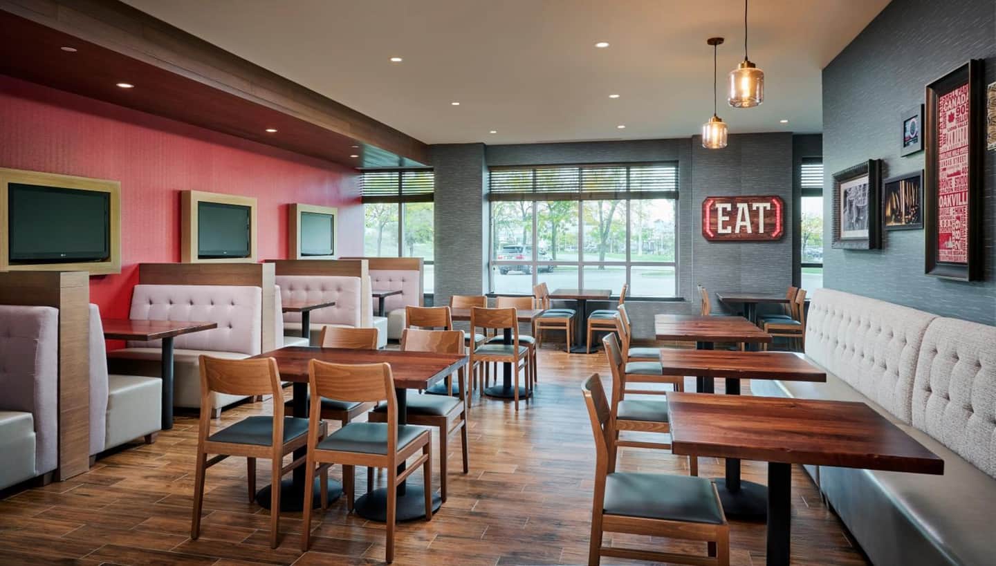 Holiday Inn & Suites Oakville at Bronte, an IHG Hotel