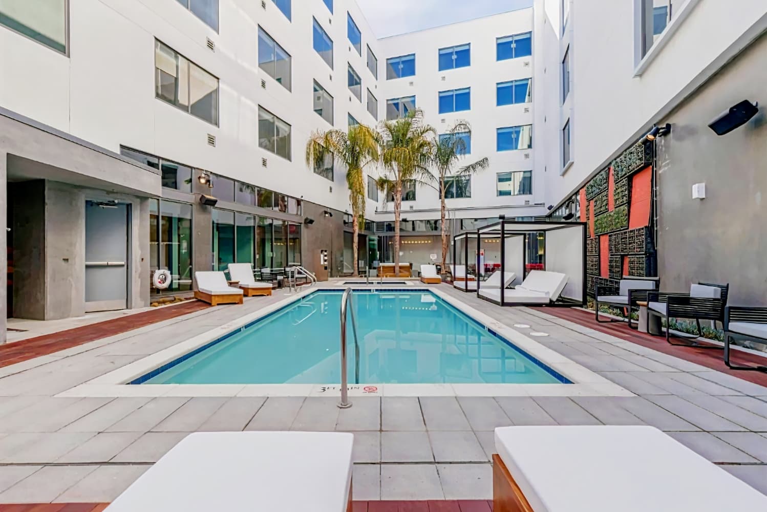 Shashi Hotel Mountain View, an Urban Resort