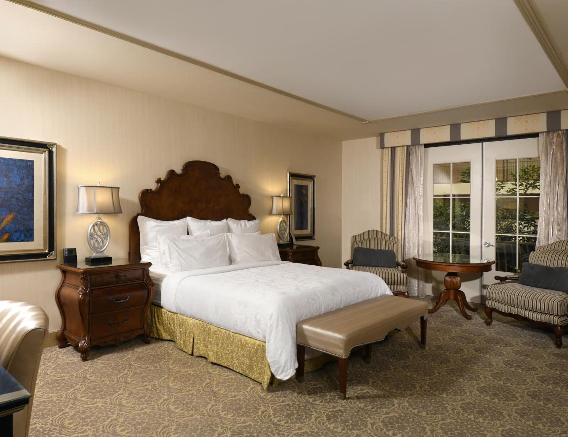 Woolley's Classic Suites Denver Airport