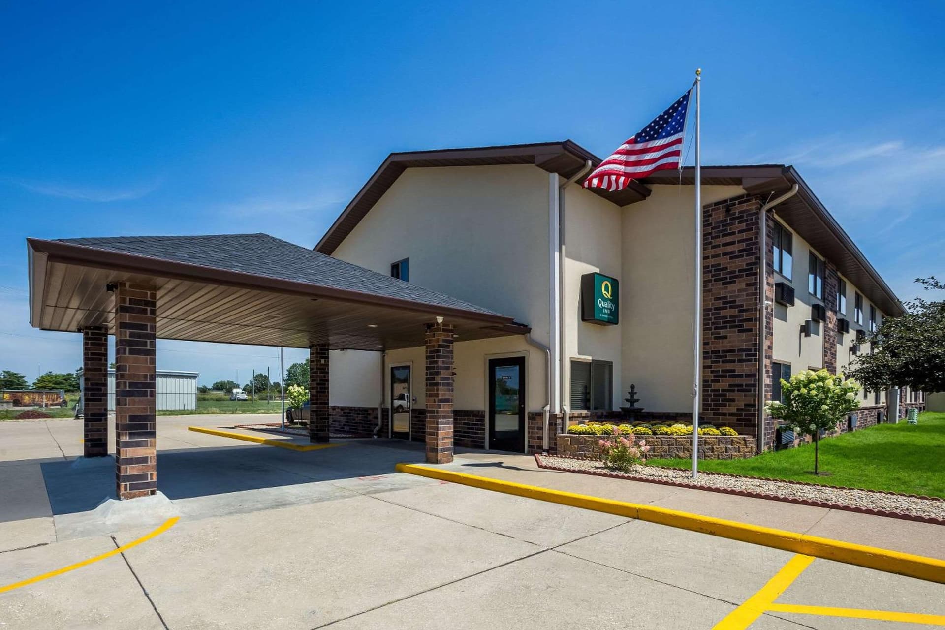 Quality Inn Galesburg near US Highway 34 and I-74