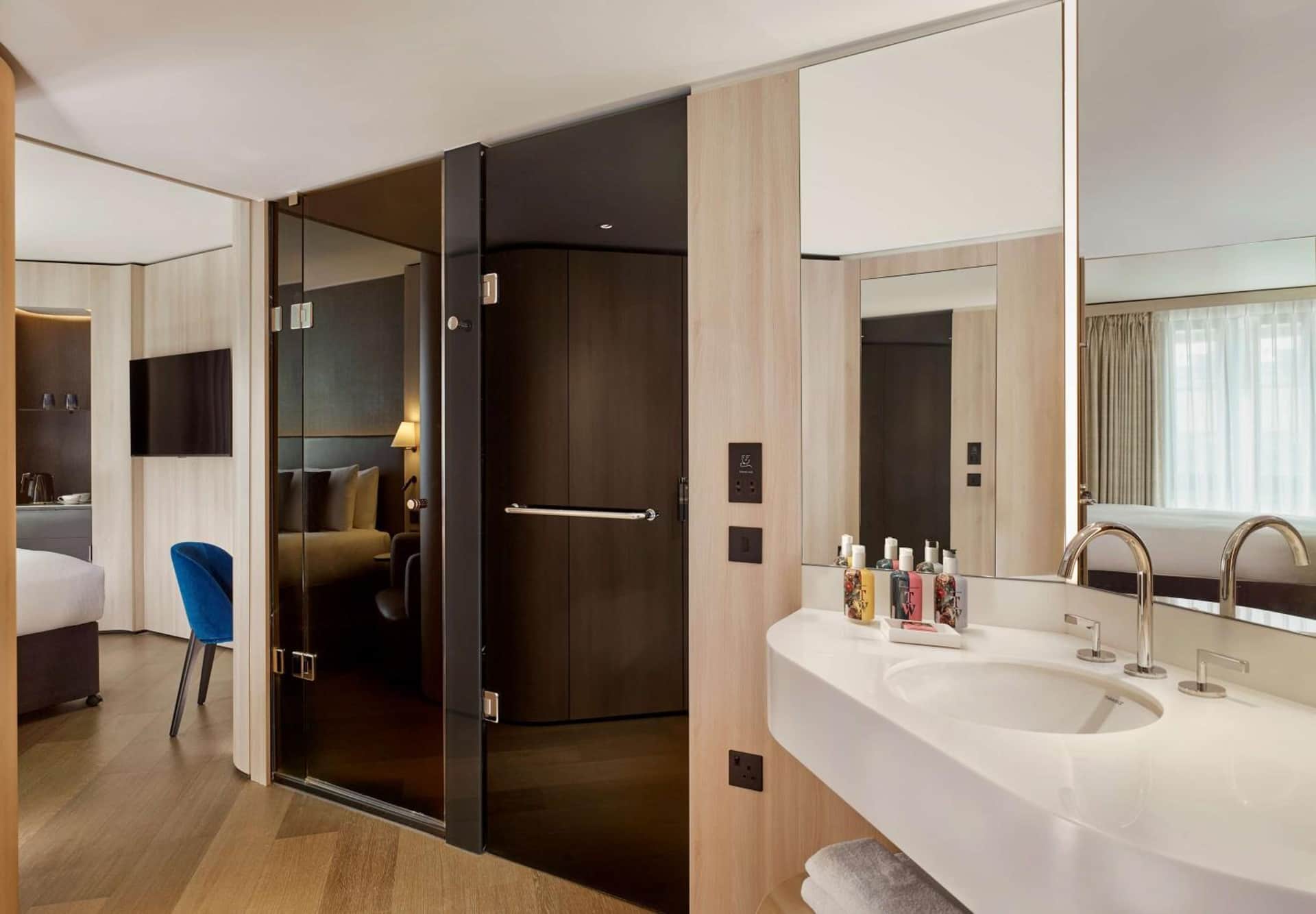 The Westminster London Curio Collection by Hilton