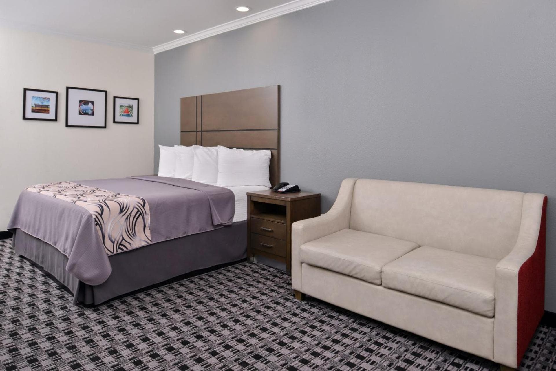 Crystal Inn & Suites IAH Humble
