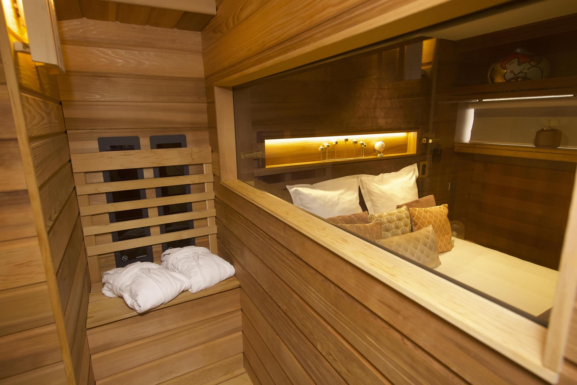 VIP Paris Yacht Hôtel