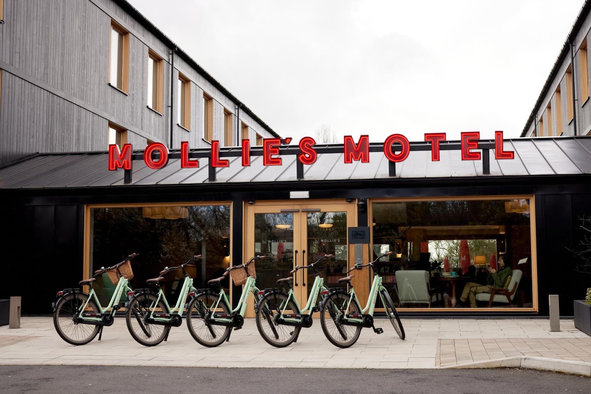 Mollie's Motel & Diner Bristol