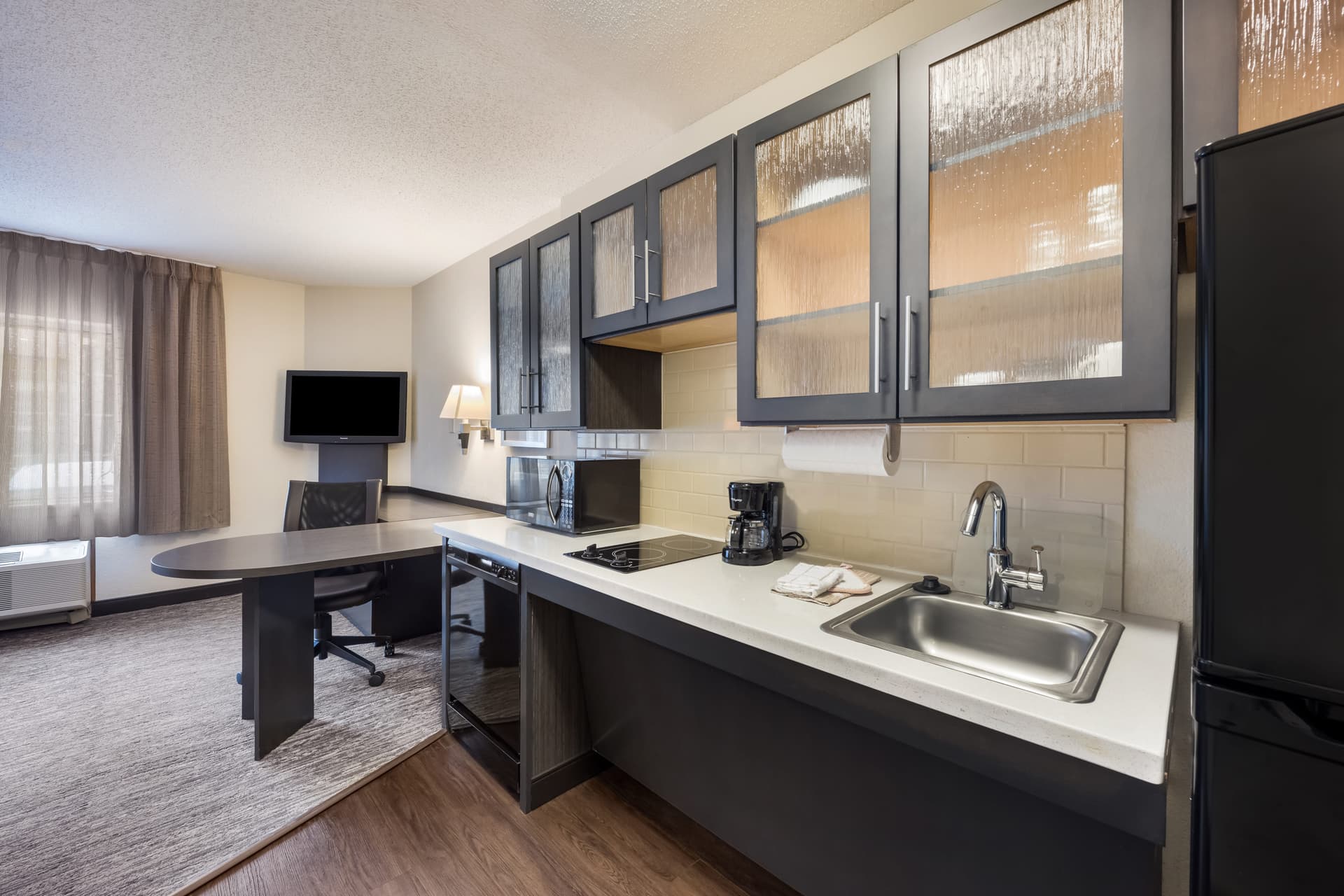 Sonesta Simply Suites Detroit Troy