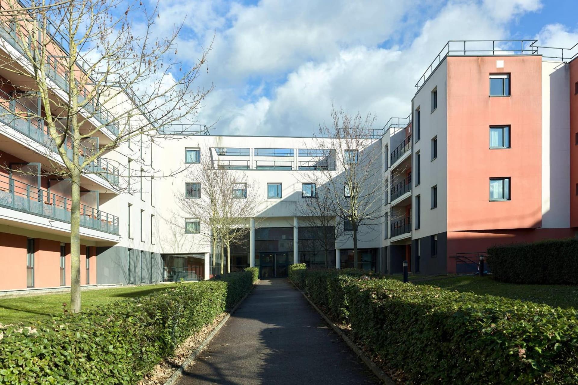 Comfort Aparthotel Versailles Saint-Cyr-l'Ecole