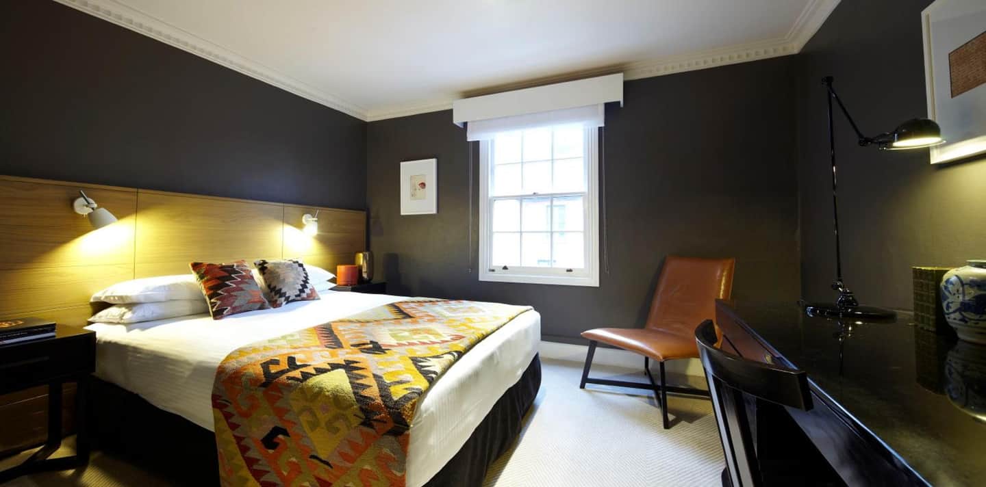 Harbour Rocks Hotel