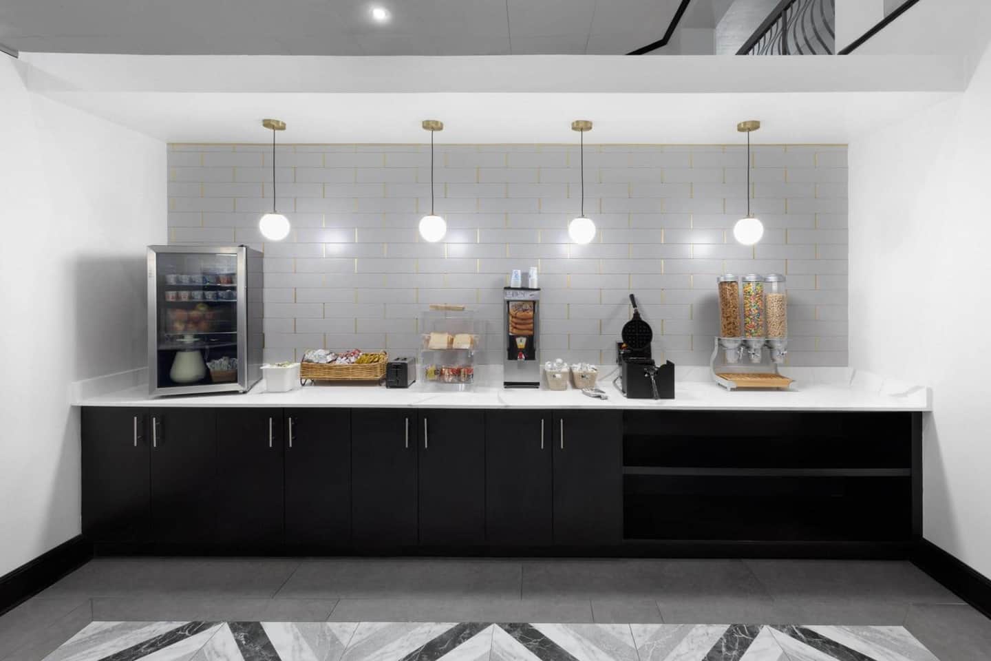 La Quinta Inn & Suites by Wyndham Houston Bush IAH South