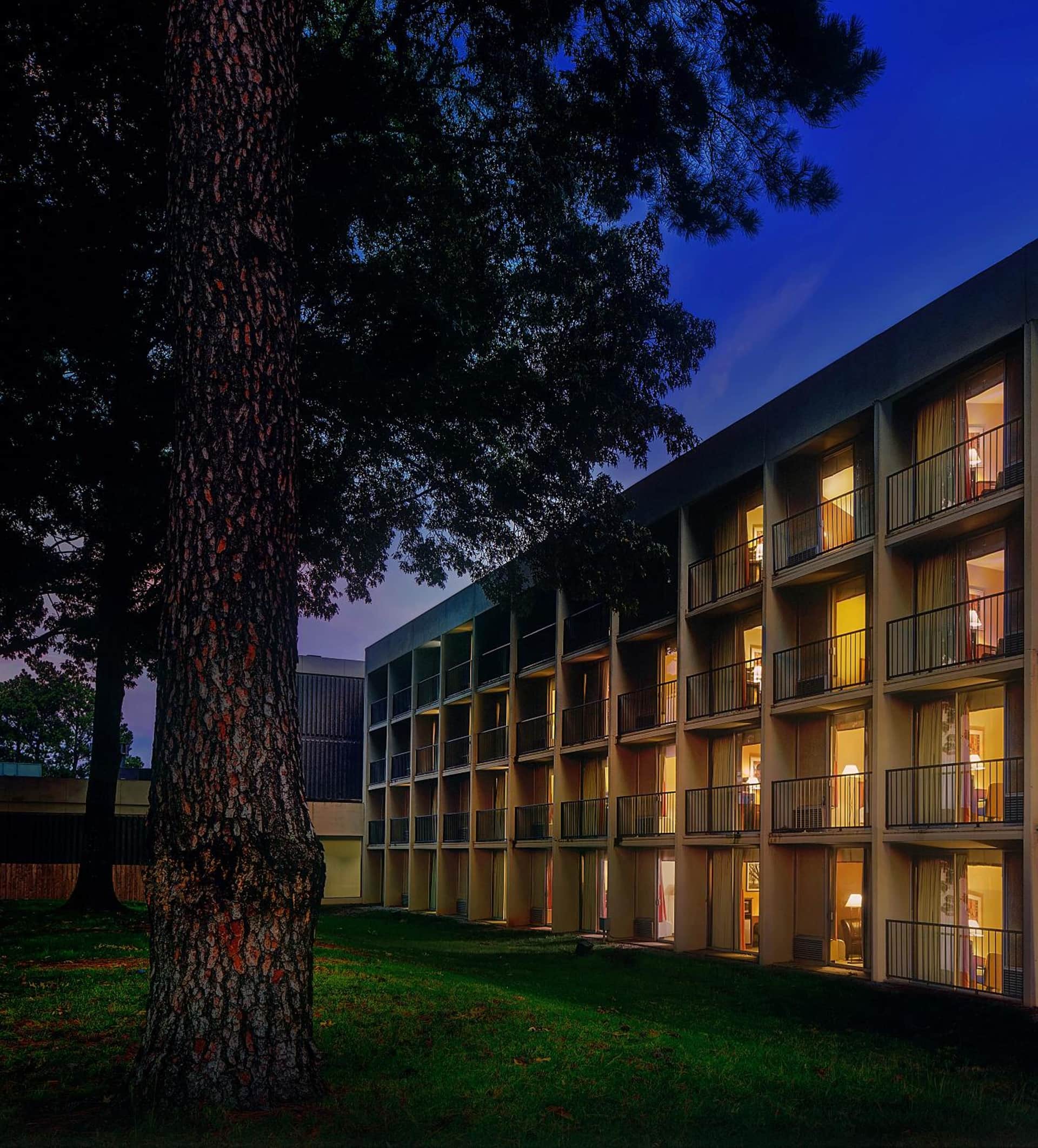 Whispering woods hotel and conference center