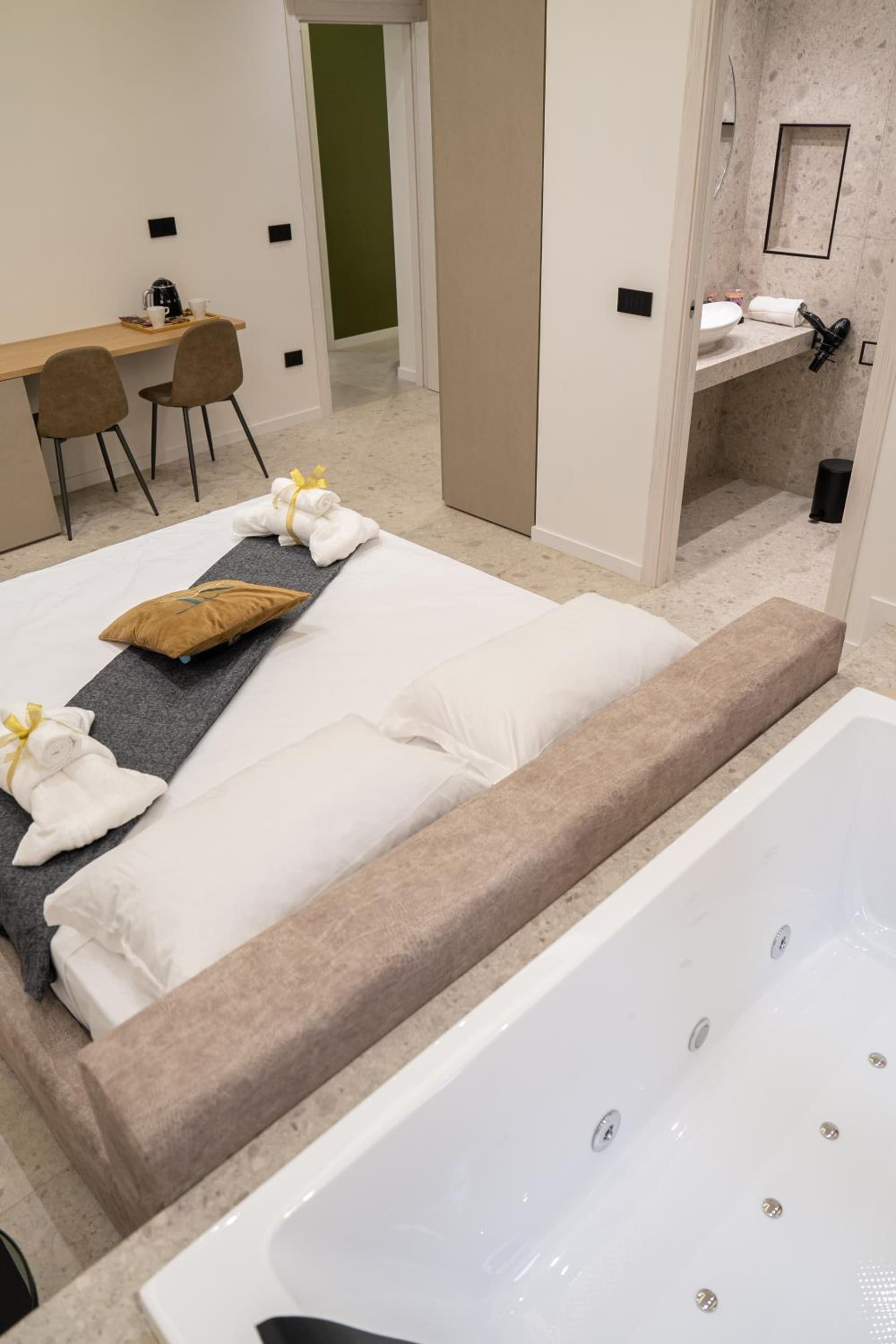 Napolitano Rooms