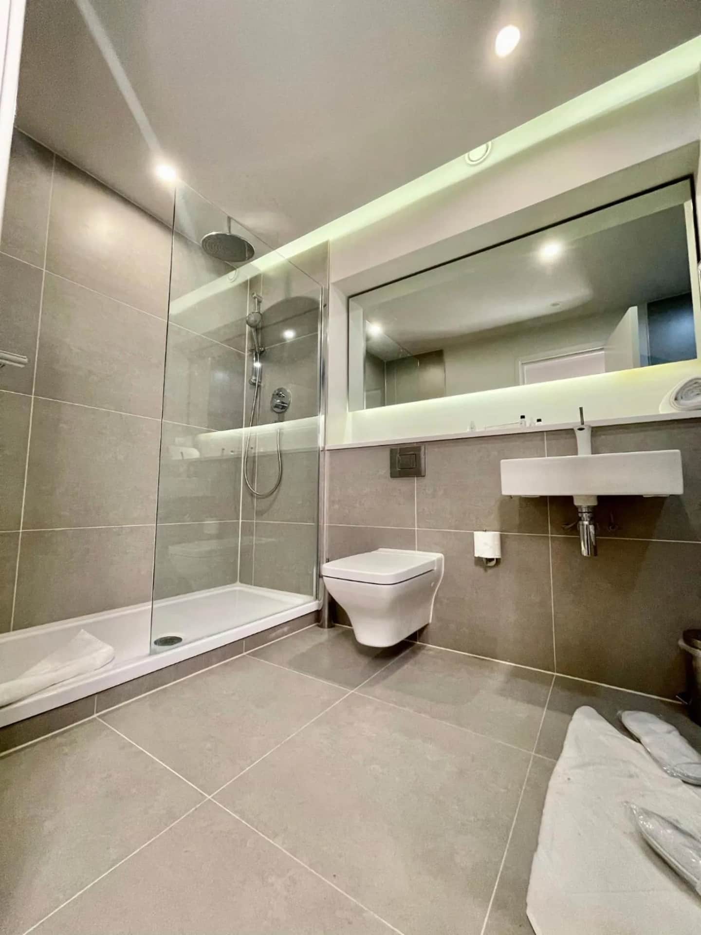 Axiom Park Hotel