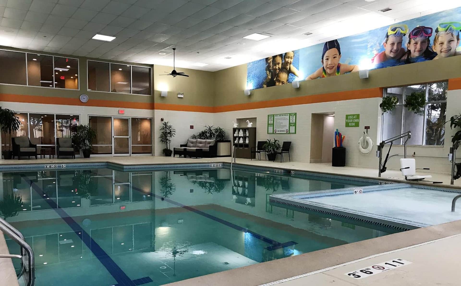 Holiday Inn & Suites Chicago-Carol Stream Wheaton, an IHG Hotel