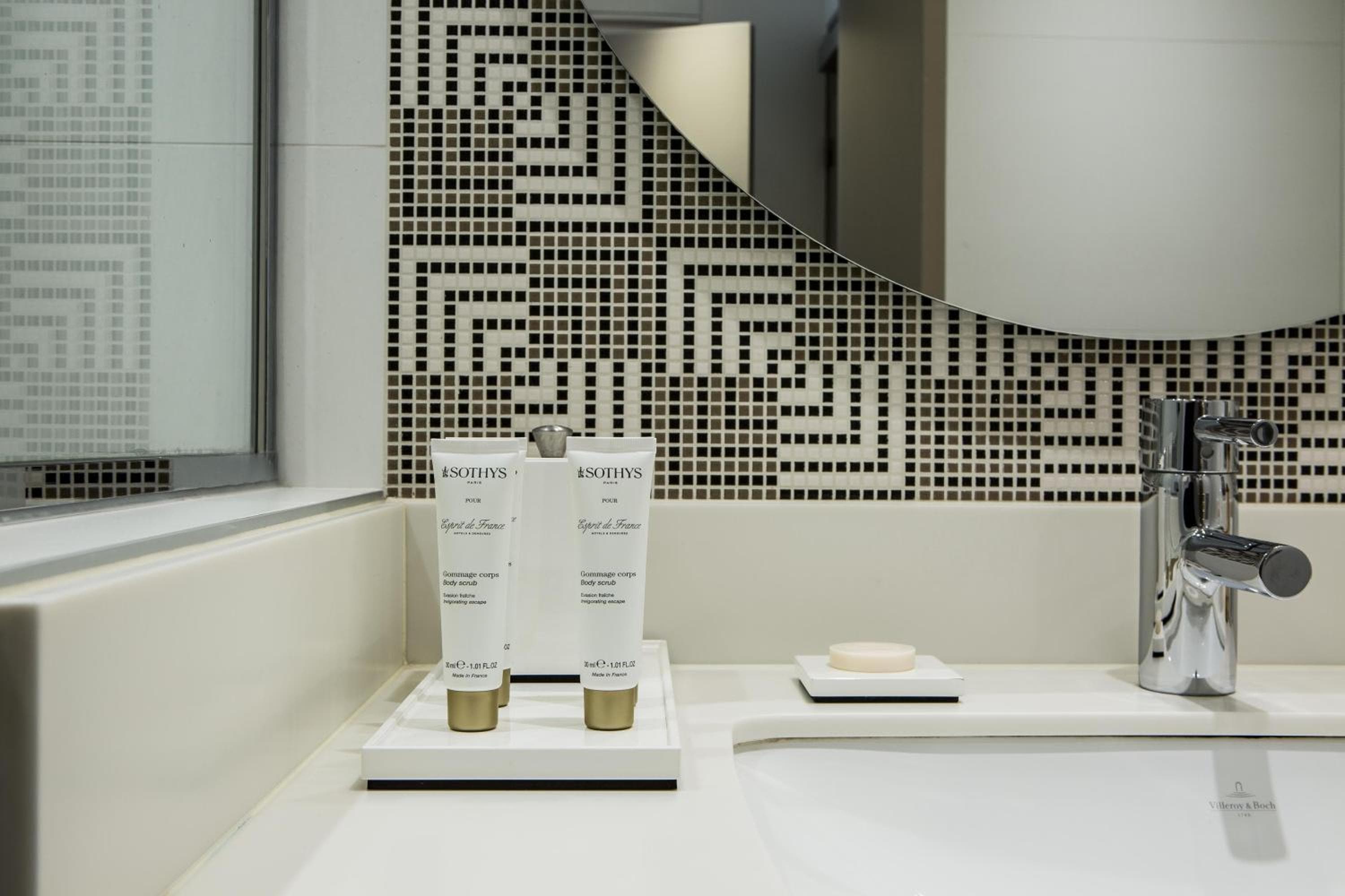 Hôtel Parc Saint-Séverin - Esprit de France