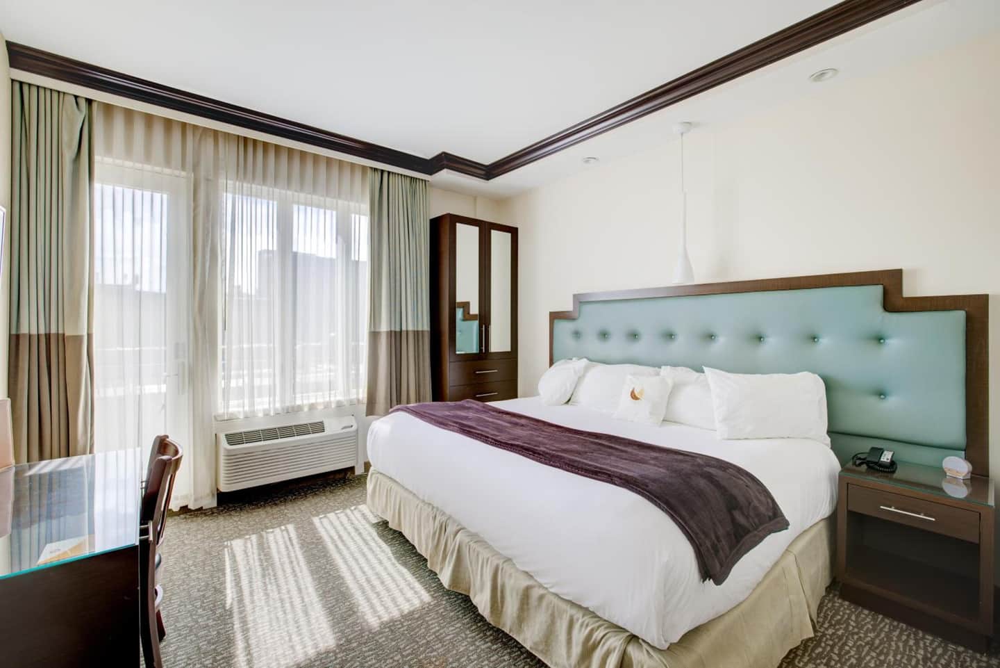 Aura Hotel Brooklyn