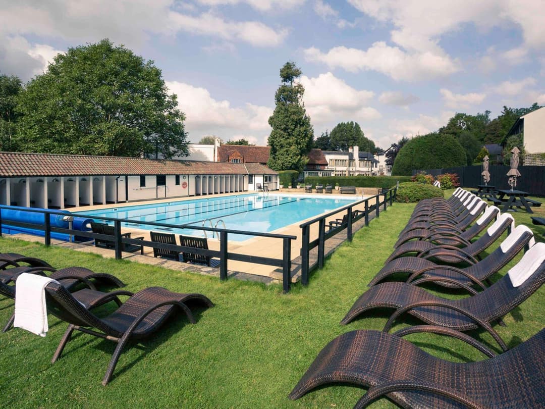 Sunday Box Hill Burford Bridge Hotel