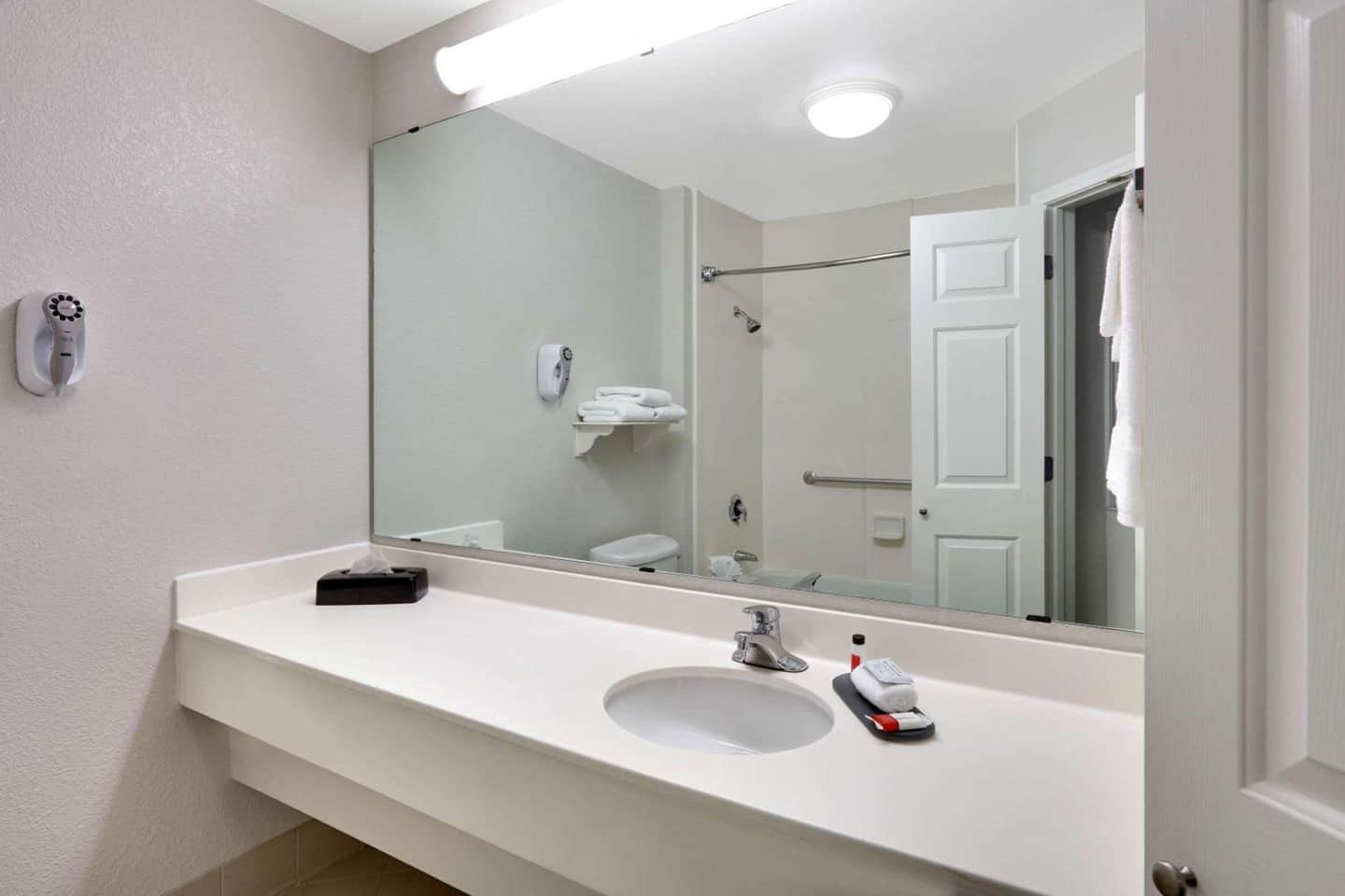 LaQuinta By Wyndham Dallas Arlington South