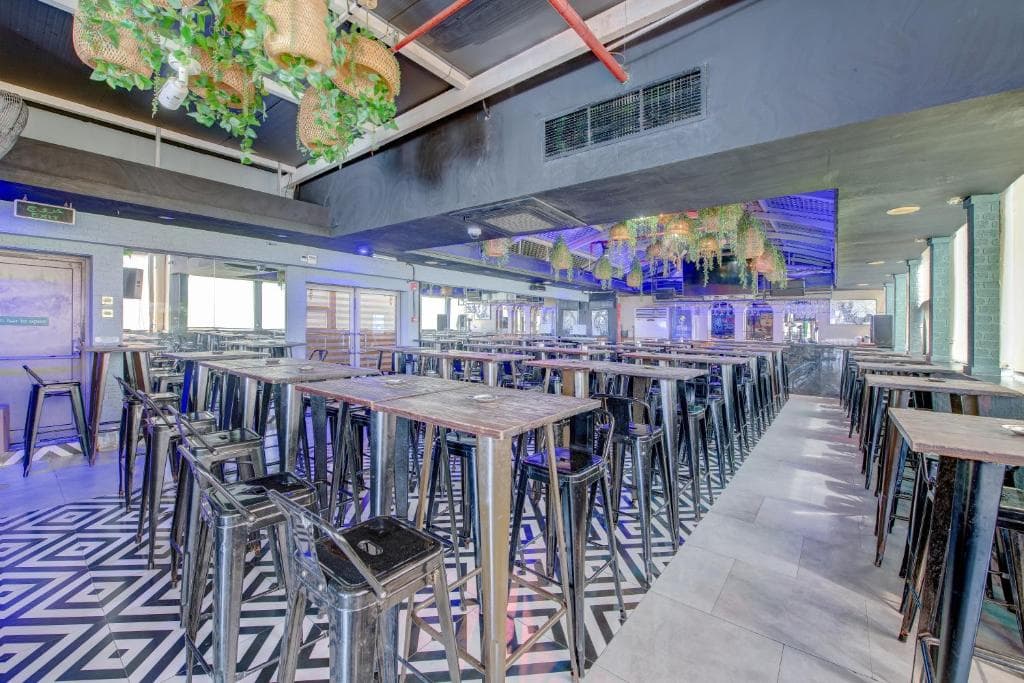 Howard Johnson Plaza by Wyndham Dubai Deira