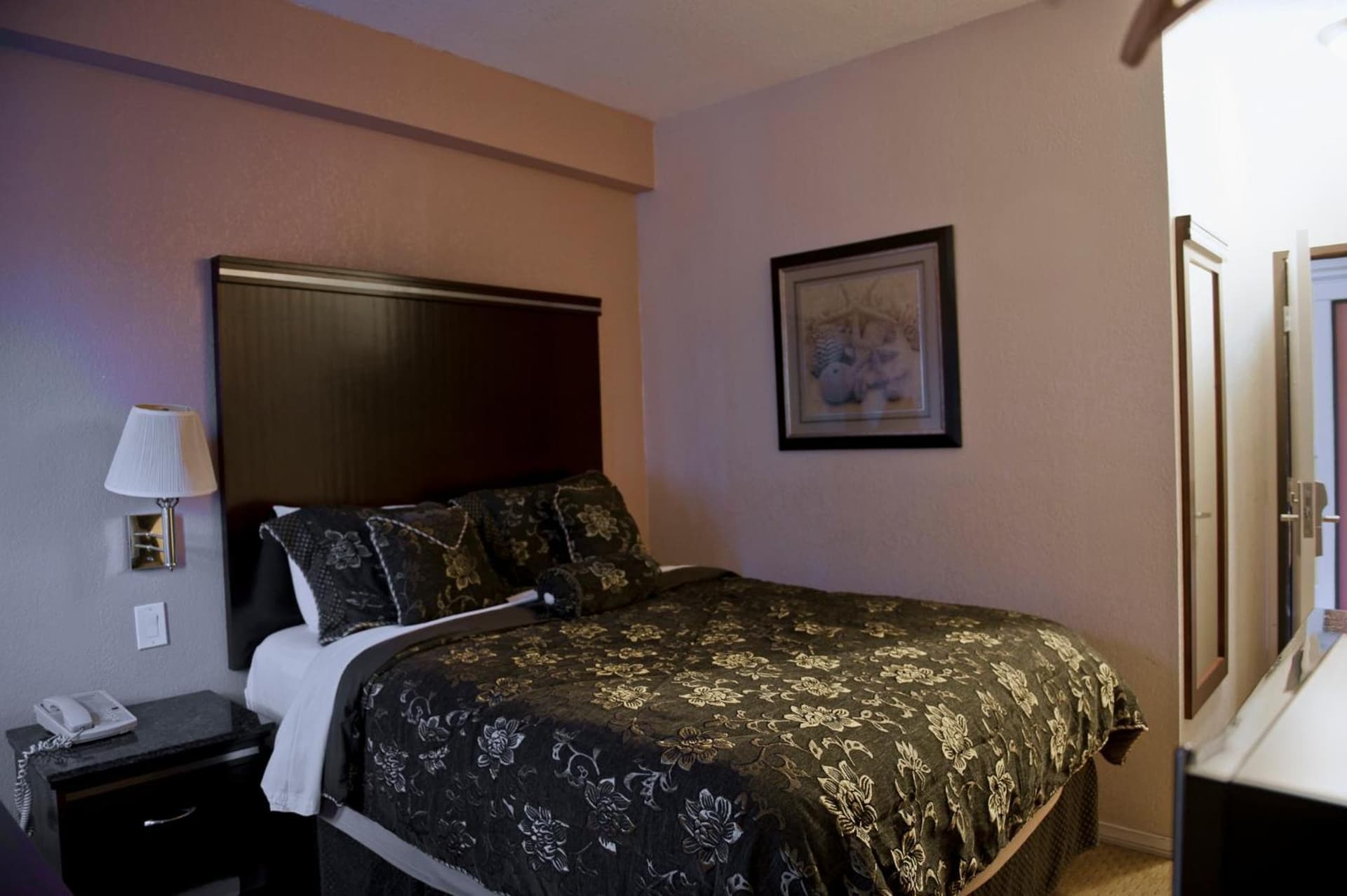Harborview Inn & Suites San Diego Harbor