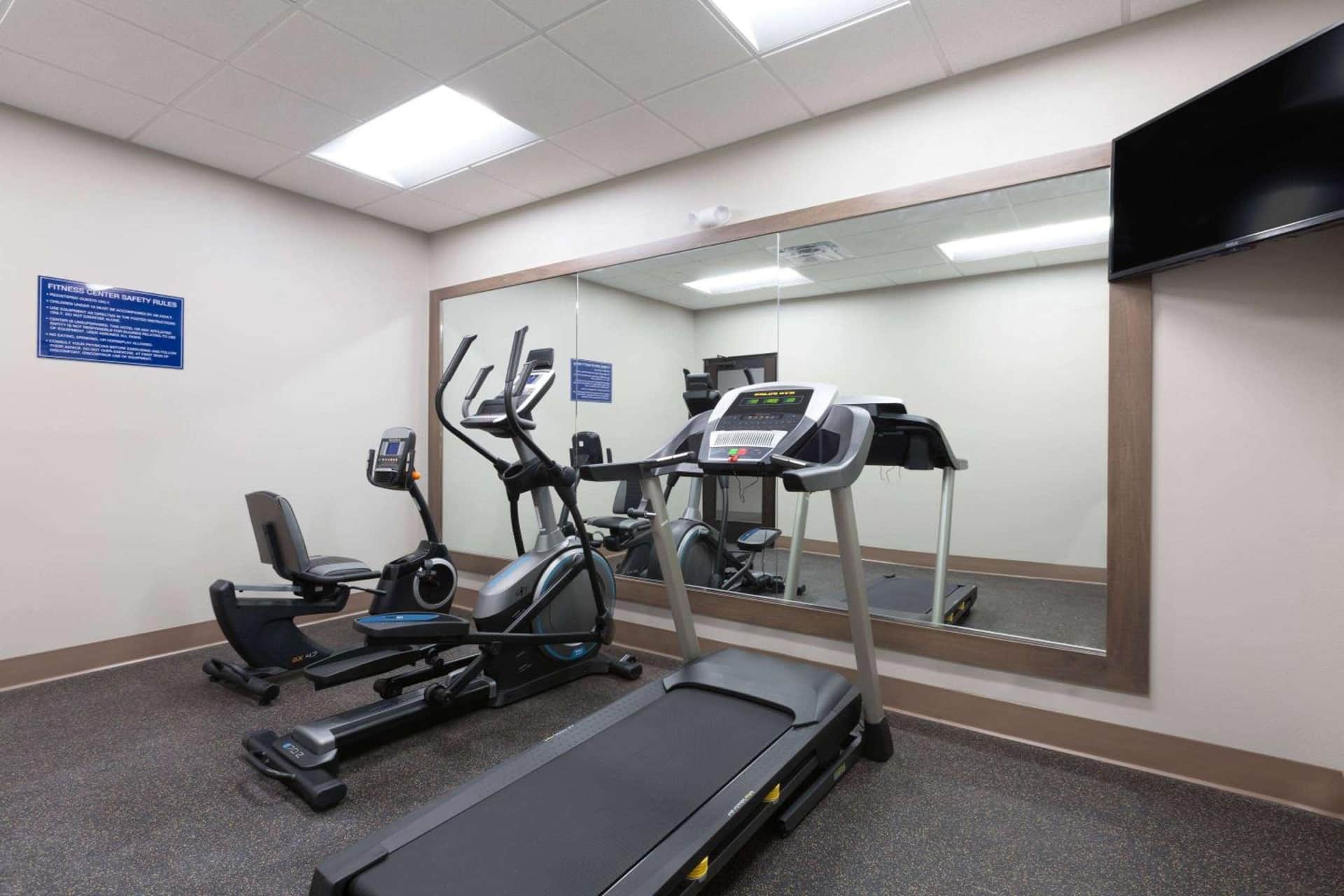 Days Inn & Suites by Wyndham Houston NW Cypress