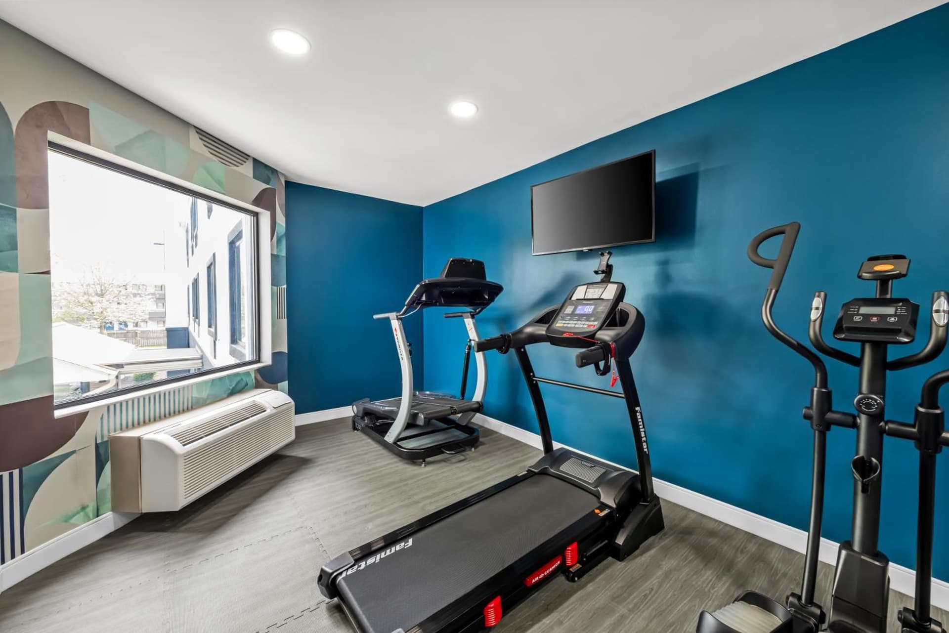 MainStay Suites Columbus North - Worthington