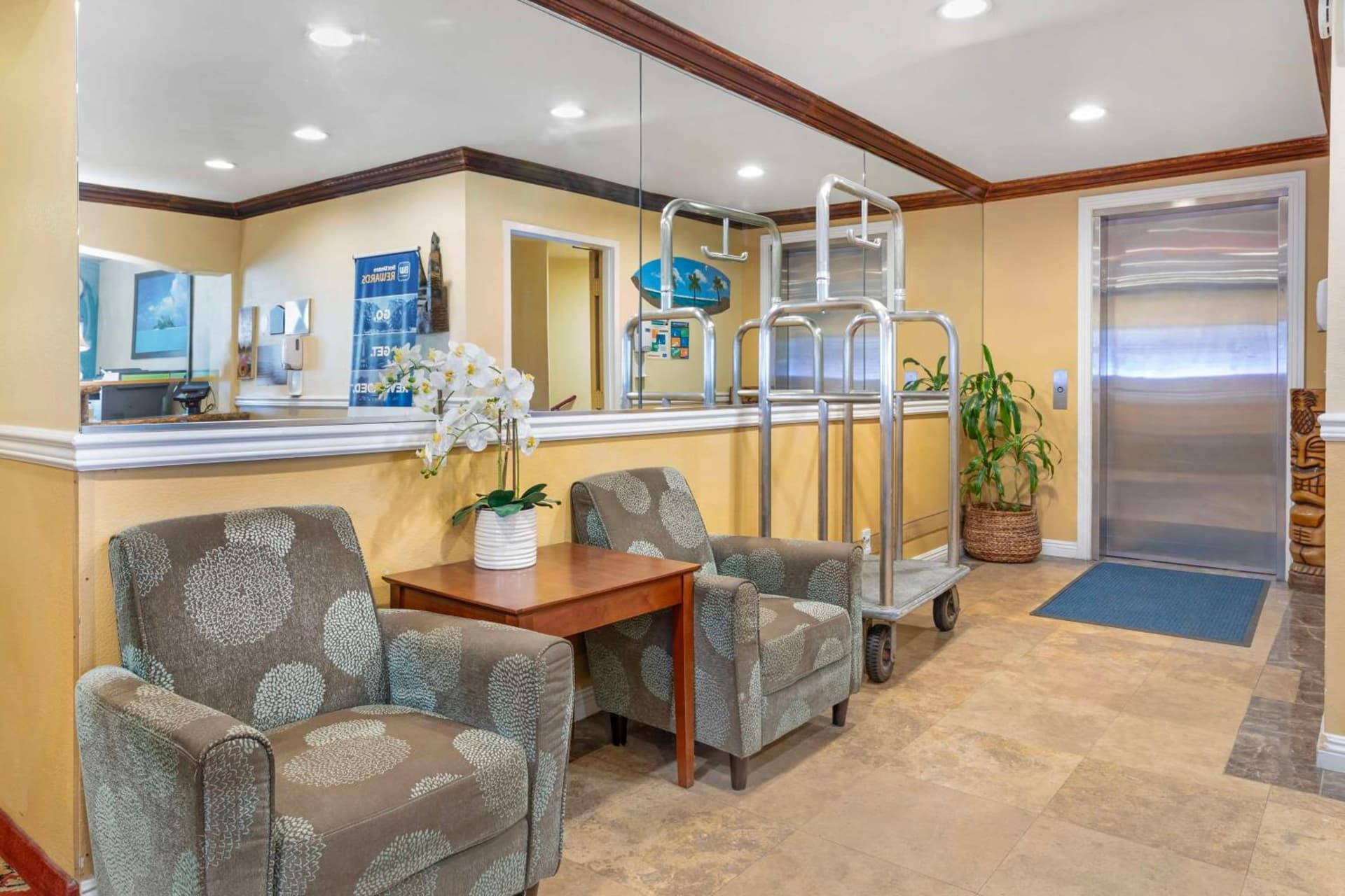 Best Western Harbour Inn & Suites Huntington - Sunset Beach